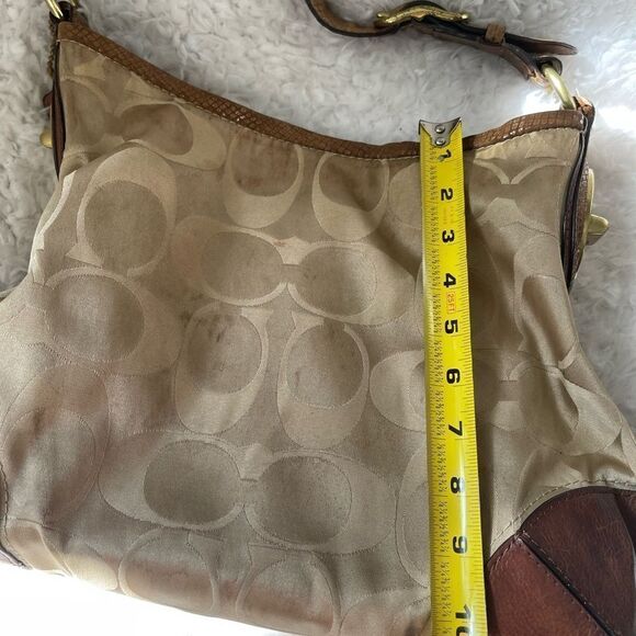 Coach Monogram khaki canvas shoulder bag tan leather trim gold tone hardwares - Picture 8 of 13